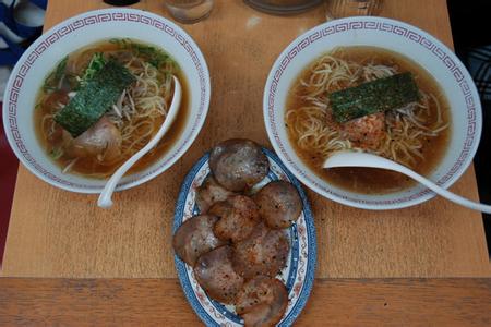 使用拉面條拉出來(lái)的拉面