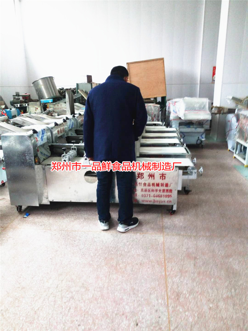 ȫ�����ؿ͑�ǰ��һƷ�r���ؿ���